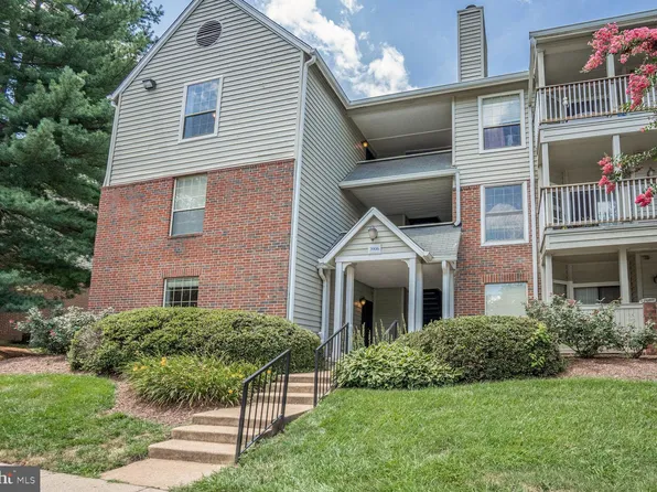 3906 Penderview Dr APT 701, Fairfax, VA 22033
