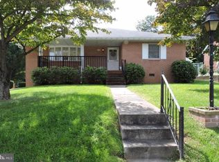 540 S Seminary St, Charles Town, WV 25414