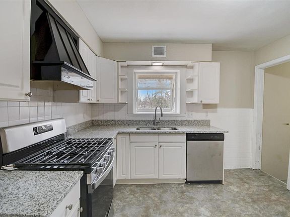 5th image of 1555 Saint Loretto Dr