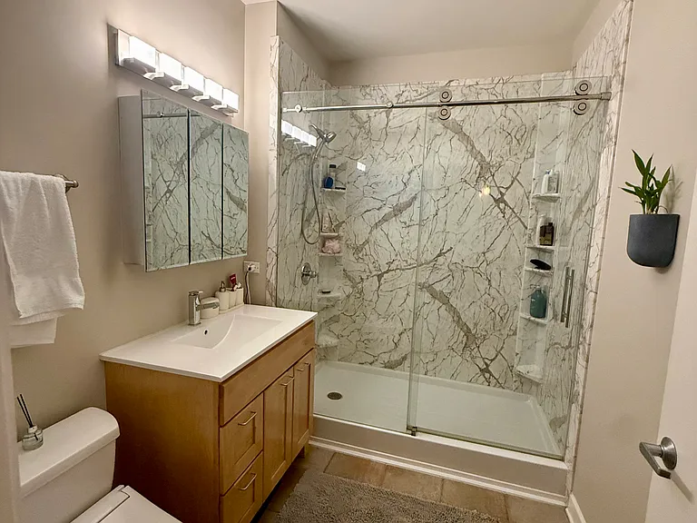 1301 W Madison St #503 — Photo 8