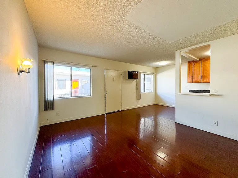 4641 La Mirada Ave #19 — Photo 7