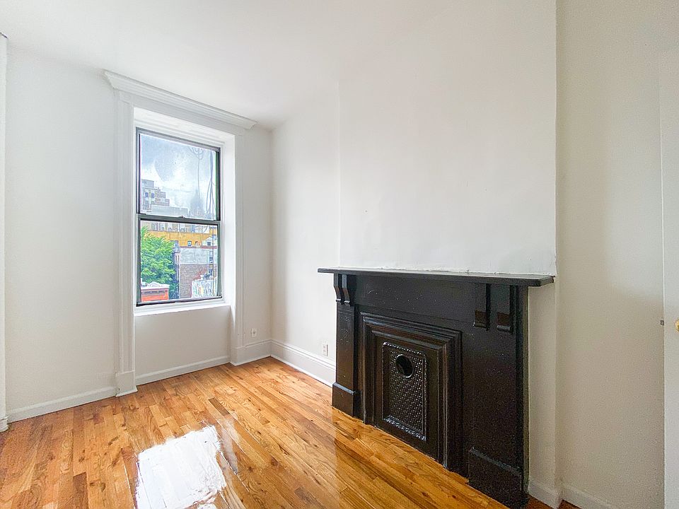 1st image of 202 1st Ave APT 16