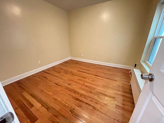 5th image of 9721 Avenue L Floor 1