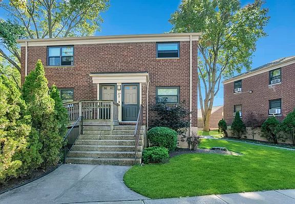 4th image of 217-12 75th Ave #268-B2