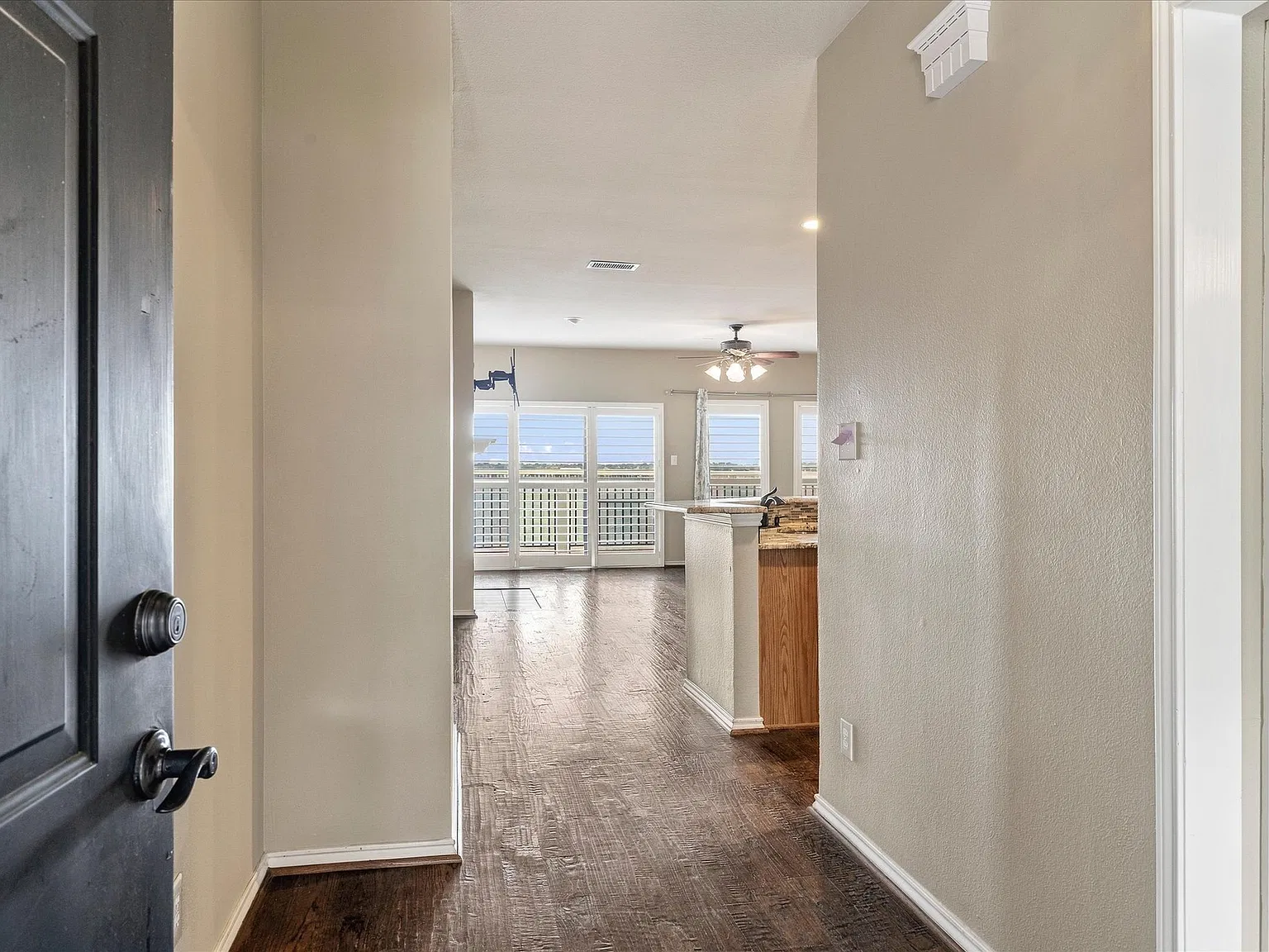 2 bed, 1280 sqft, $2,375 — Photo 4