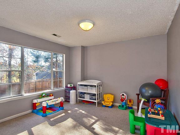 5th image of 406 Greystone Dr