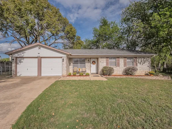 6620 Rickee Ct, Watauga, TX 76148