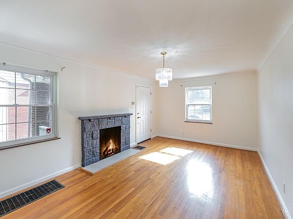 3rd image of 6239 Graceland Ave
