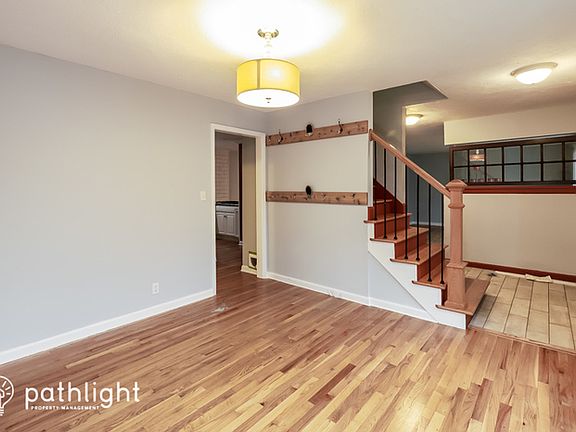 2nd image of 605 Wood Ct