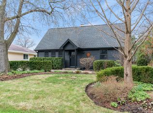 5802 Tennessee Ave, Clarendon Hills, IL
