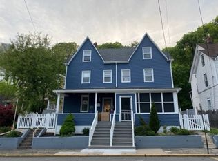 454 Undercliff Ave, Edgewater, NJ 07020