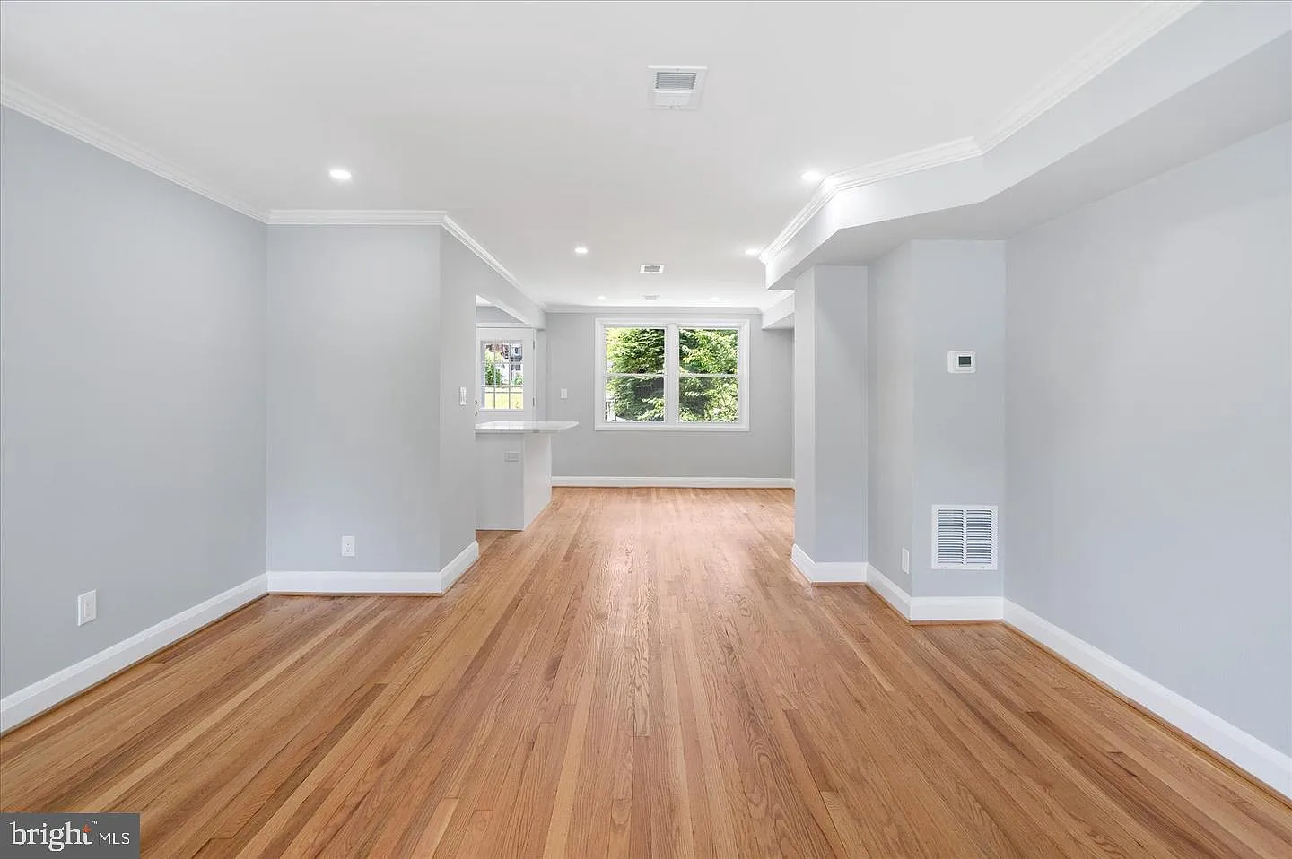 3 bed, 2.0 bath, 1485 sqft, $2,300 — Photo 4