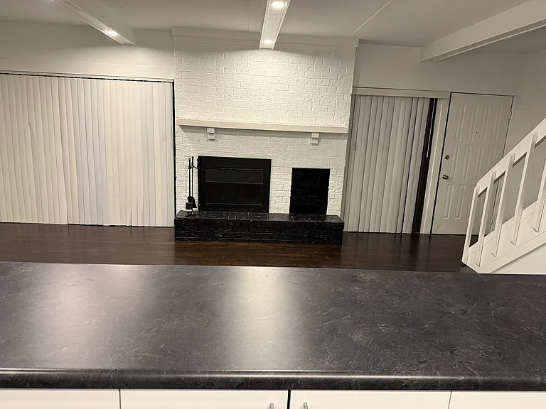 303 Kenneth Cir — Photo 2
