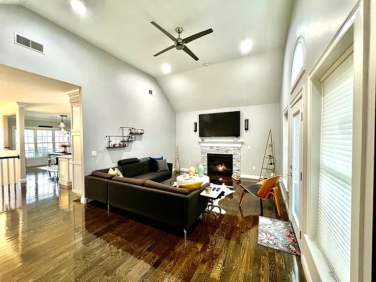 259 Oakwood Ave — Photo 17