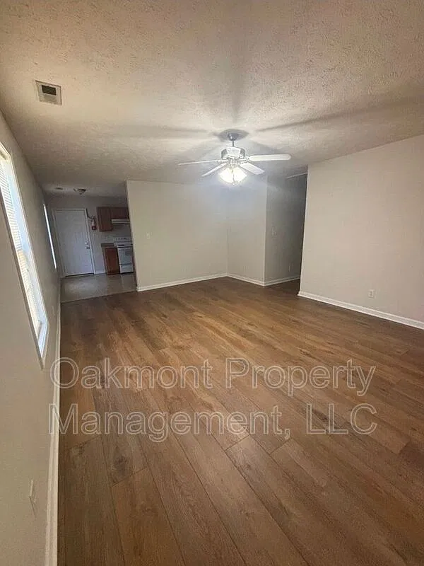 2 bed, 2.0 bath, 988 sqft, $975 — Photo 2