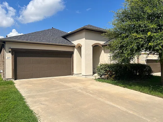 217 Braeden Brooke Dr — Photo 1