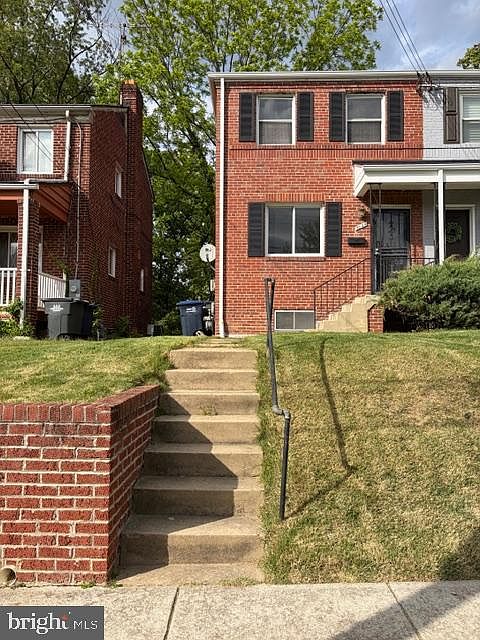 1st image of 3024 M St SE