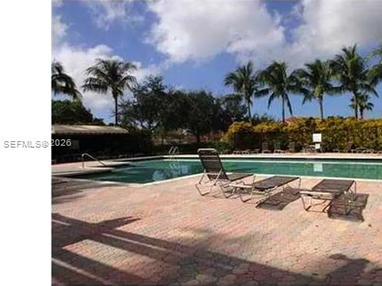 1621 Barcelona Way #Townhouse 6-32 — Photo 5