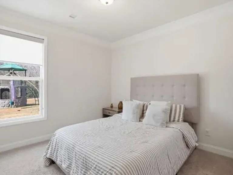 Pelham Glen Way — Photo 13