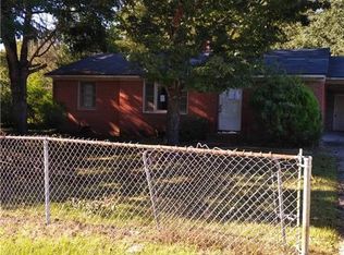 5128 Utile Rd, Fayetteville, NC 28304