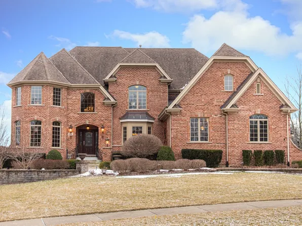 208 Sunset Ter, Medinah, IL 60157