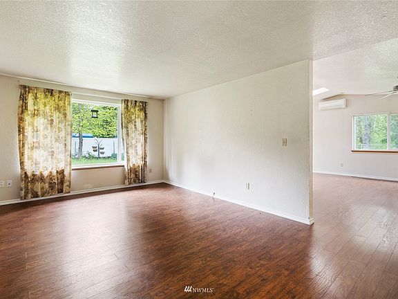 4th image of 8549 Glenlea Court SE