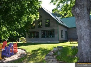 7 2nd Cove Rd, Winthrop, ME 04364