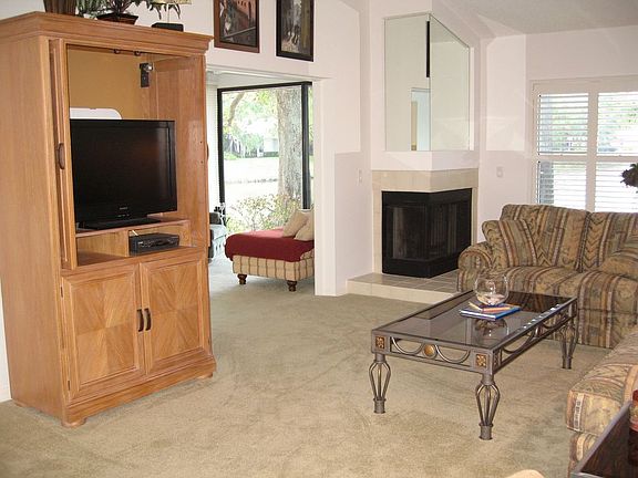 4th image of 119 Southampton Pl N