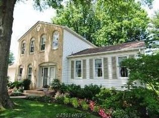 7820 New London Dr, Springfield, VA 22153