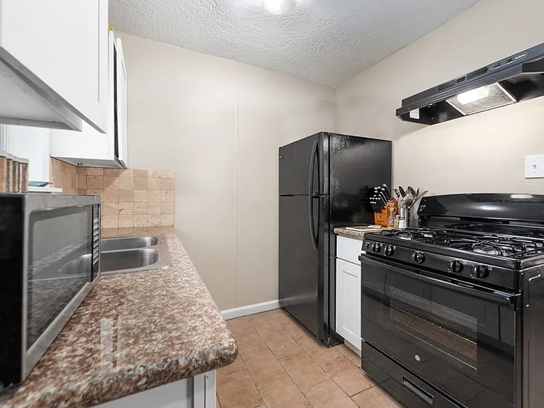 115 Arbor St — Photo 9