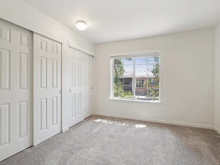 Oak Tree Apartments — Photo 55