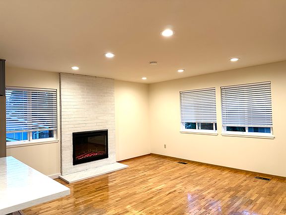 4th image of 1231 151st Ave SE #A
