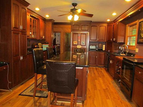 3rd image of W10575 Elmwood Ln