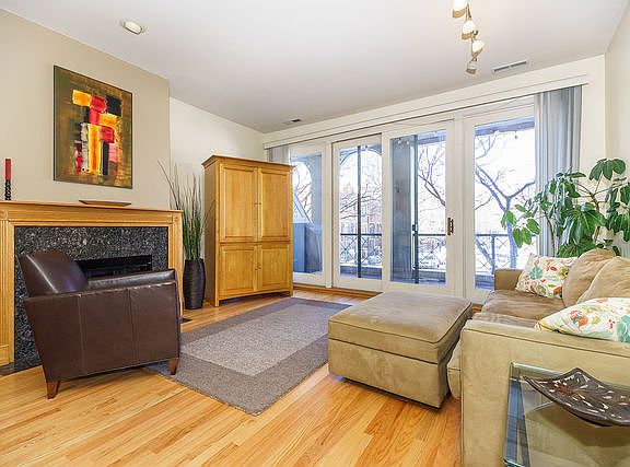 3rd image of 2527 N Sheffield Ave