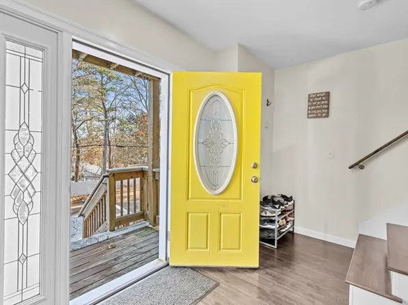 217 Roxy Cahoon Rd, Plymouth, MA 02360