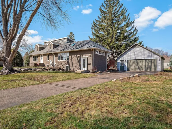 1505 Hampshire Ave N, Golden Valley, MN 55427
