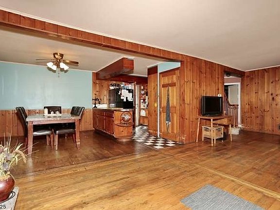 5th image of 100 Chamberlain Pl