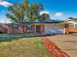 313 S Fenway Pl, Bartlesville, OK 74006