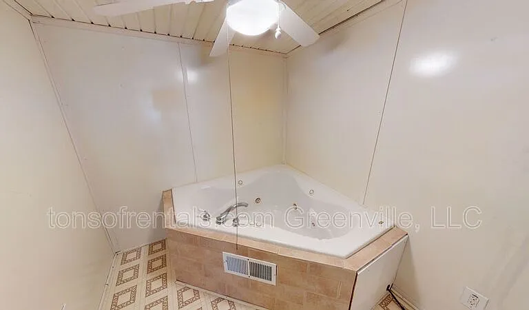 202 Bunker Ct — Photo 12