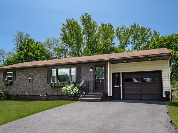 9 Township Rd, Whitesboro, NY 13492