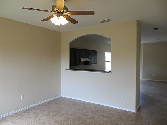 3rd image of 411 Larga Vista Dr