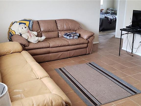 5th image of 725 Harry Ave S
