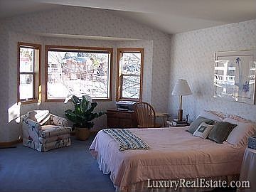 5th image of 1615 Venice Dr