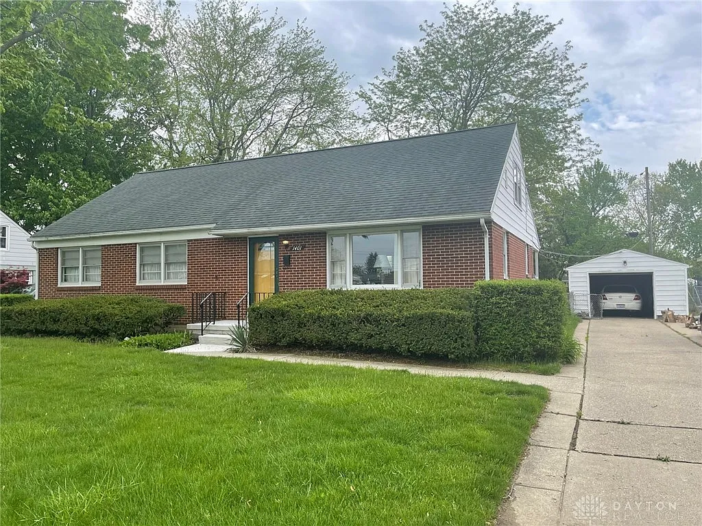 1401 Torrence Dr photo 1