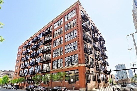 1st image of 525 W Superior St APT 527