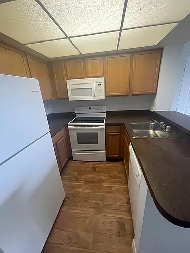 718 Executive Center Dr Photo 1