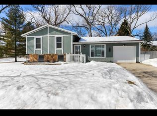1198 Bonnie Brae Ln, Lake Geneva, WI 53147