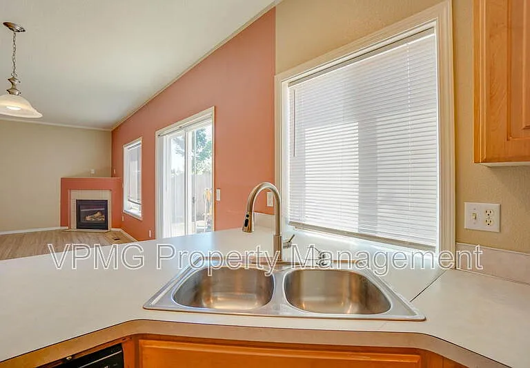 8907 NE 84th St — Photo 8