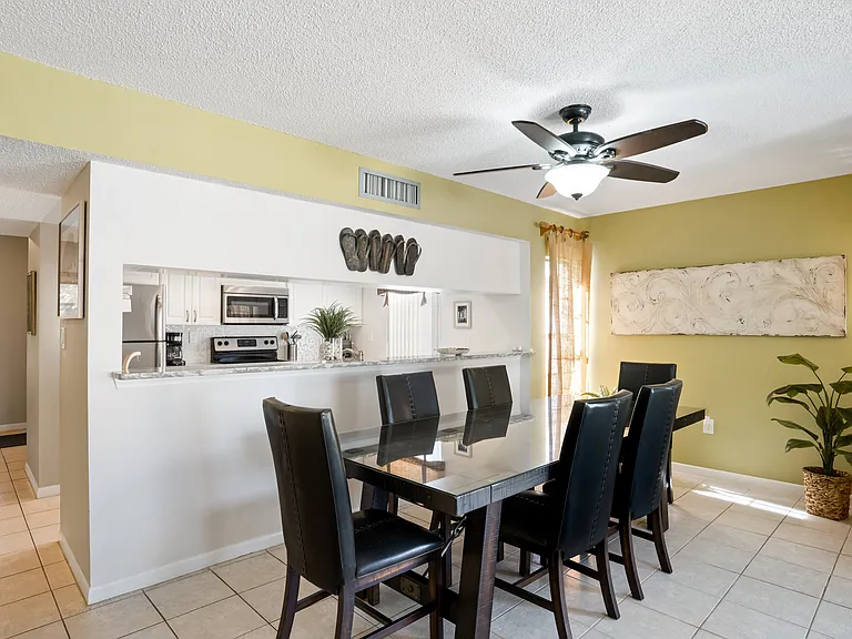 15 Glendale St #1B — Photo 6