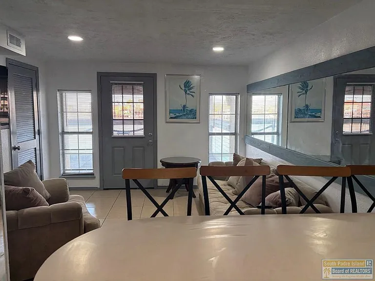 310 W Houston St #6 — Photo 9